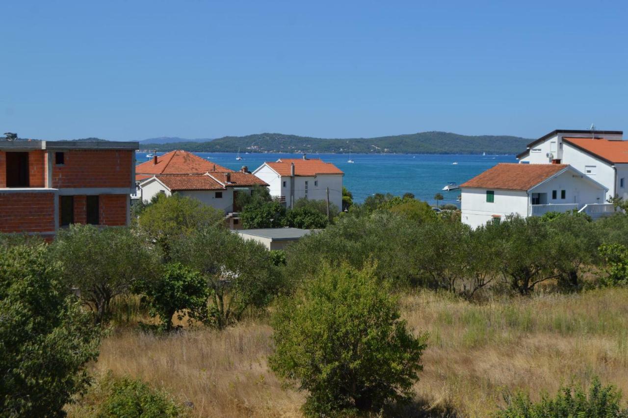 Apartmani Mila Sukošan Exterior foto